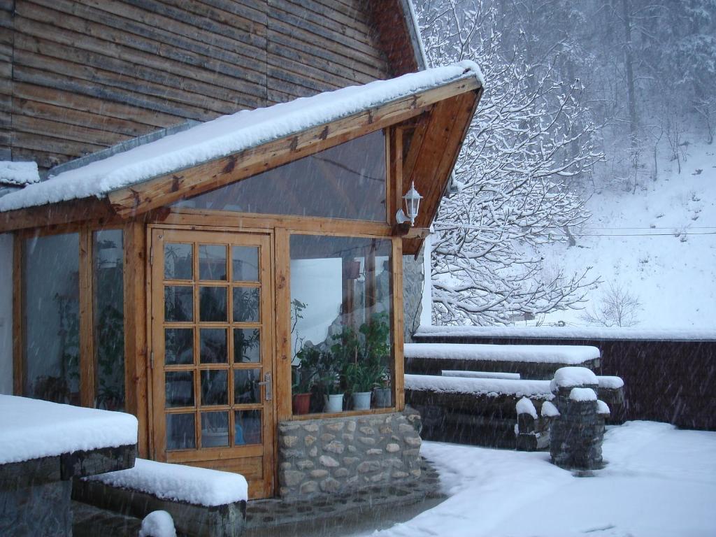 Rem's Pension Risnov Bagian luar foto